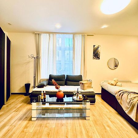 Central King Studio - 10 Mins Walk From Downtown Wien Exteriör bild