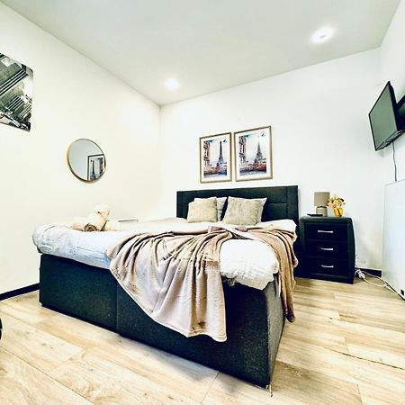Central King Studio - 10 Mins Walk From Downtown Wien Exteriör bild