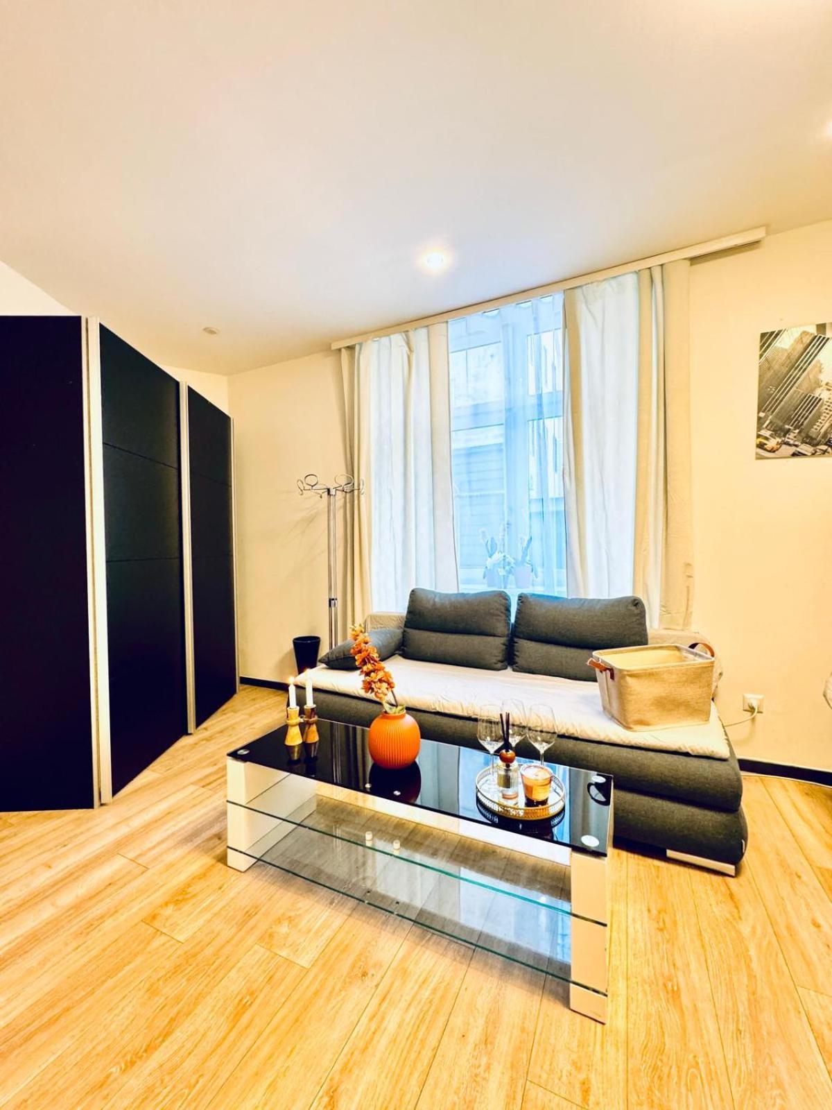 Central King Studio - 10 Mins Walk From Downtown Wien Exteriör bild