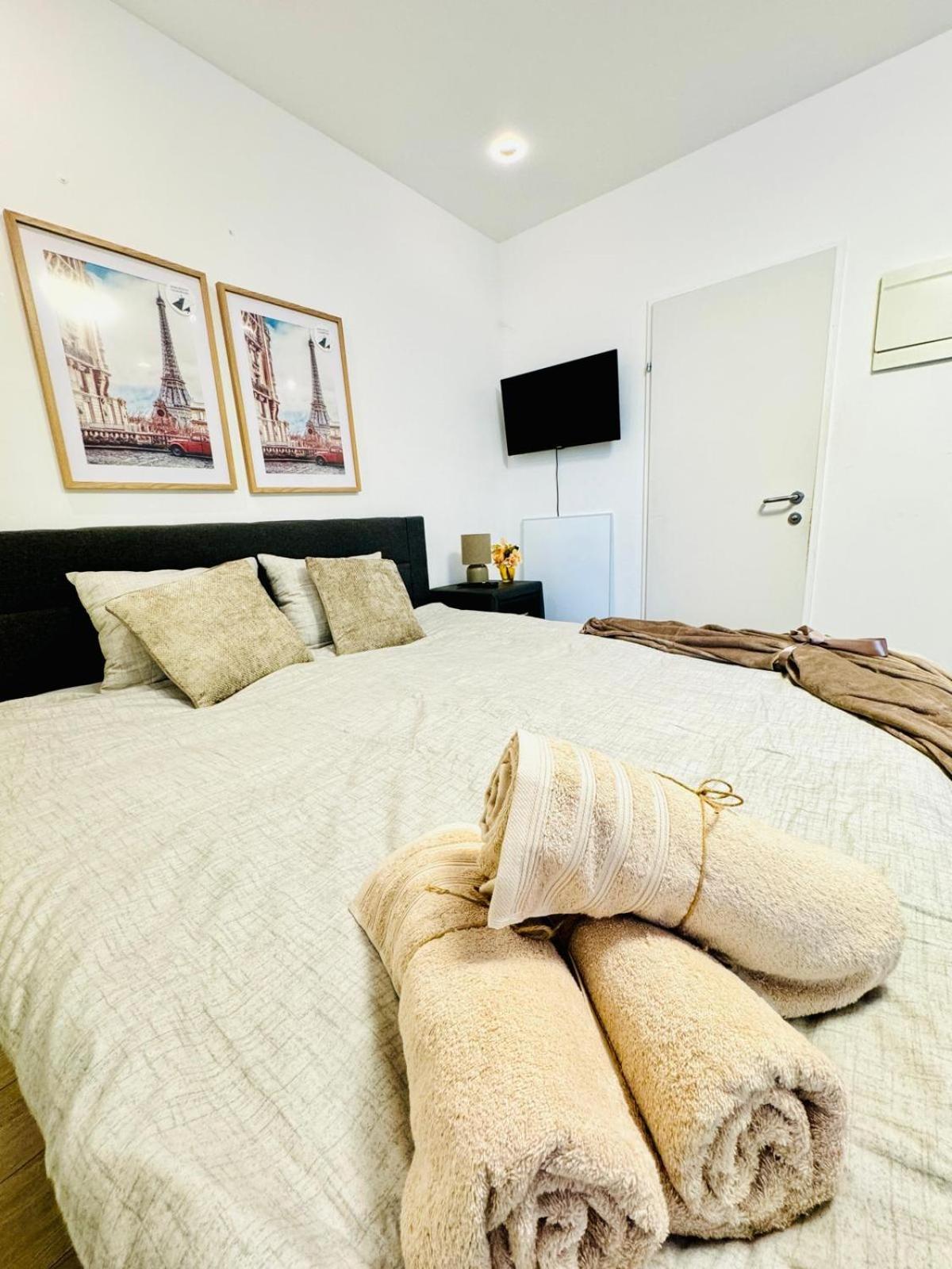 Central King Studio - 10 Mins Walk From Downtown Wien Exteriör bild