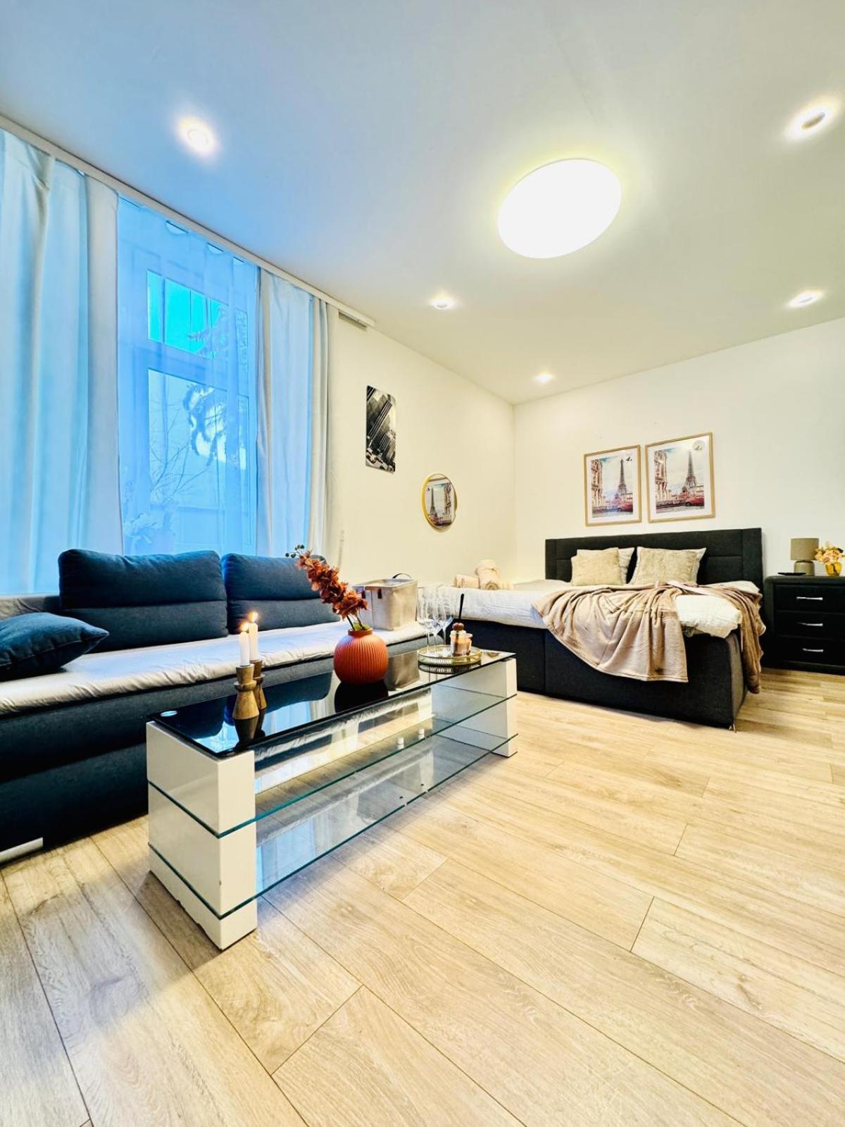 Central King Studio - 10 Mins Walk From Downtown Wien Exteriör bild