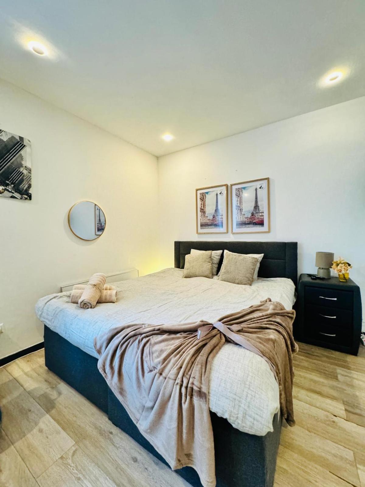 Central King Studio - 10 Mins Walk From Downtown Wien Exteriör bild
