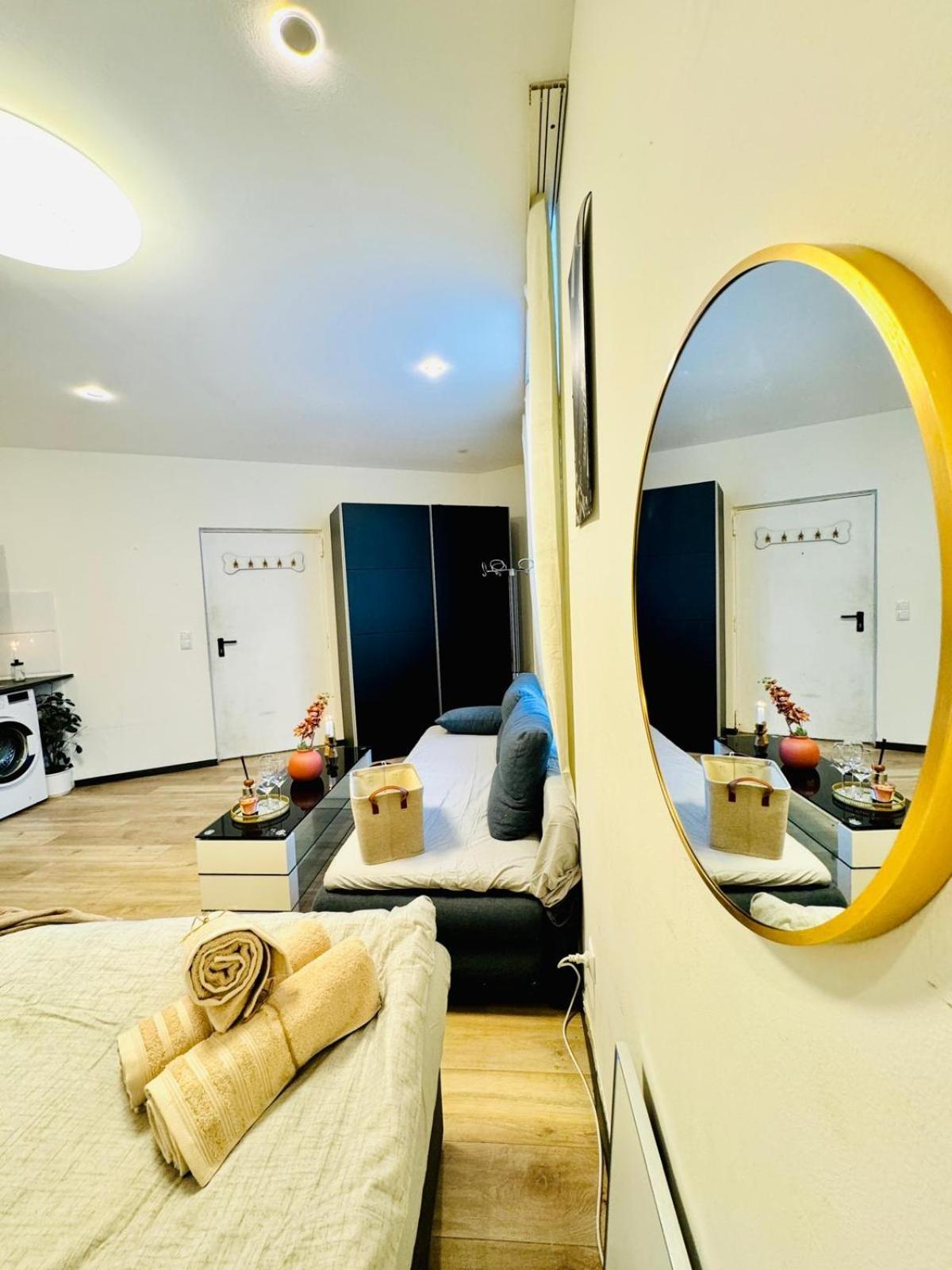 Central King Studio - 10 Mins Walk From Downtown Wien Exteriör bild