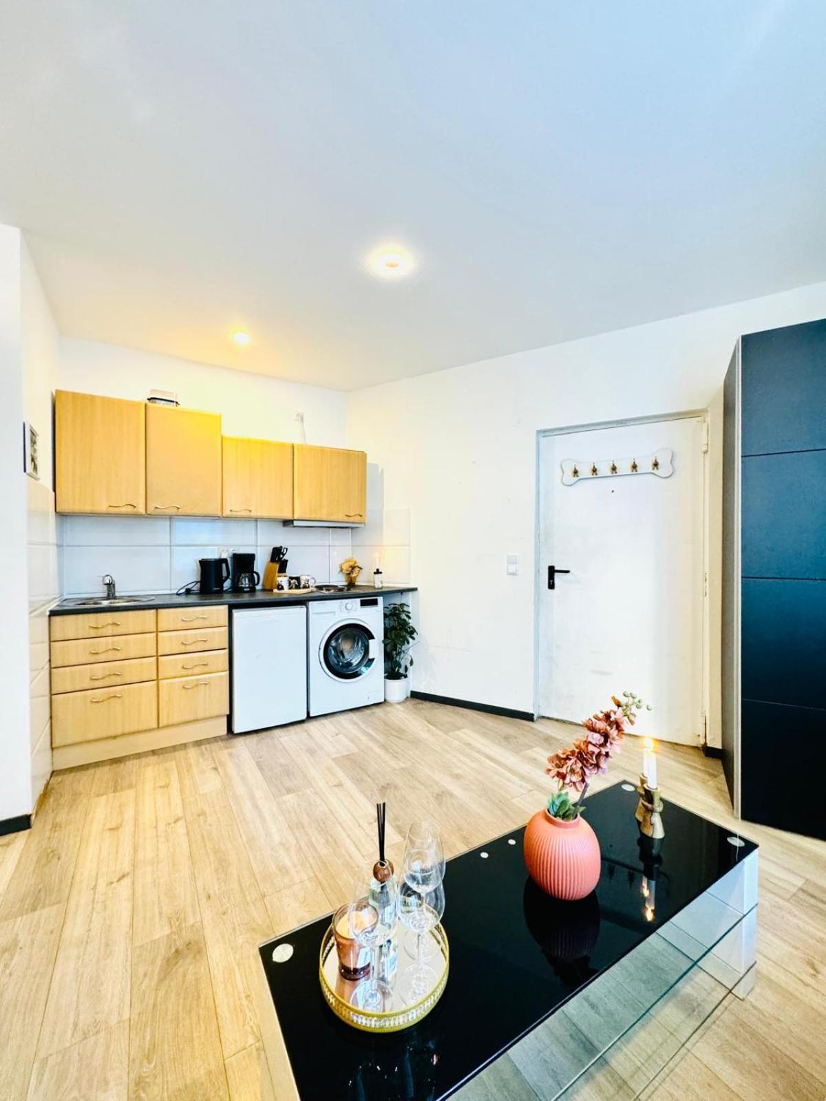 Central King Studio - 10 Mins Walk From Downtown Wien Exteriör bild